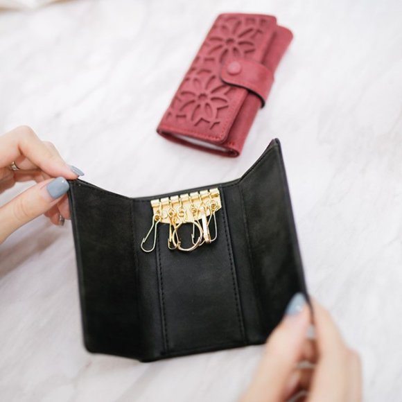 Minimalist Key or  Coin Wallet for Women - Picture 6 of 15